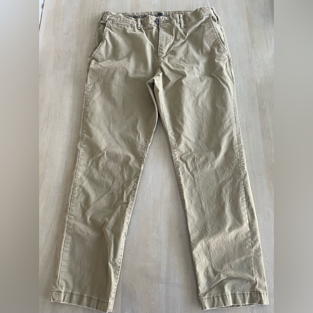 Men’s American eagle khaki pants flex 36x32